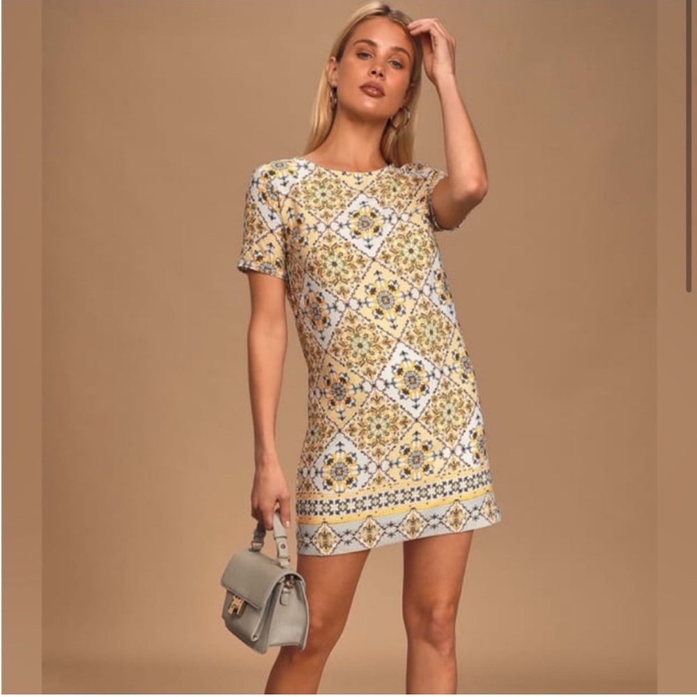 Lulus Dandy Lion Print Yellow Shift Dress Size Small NWOT